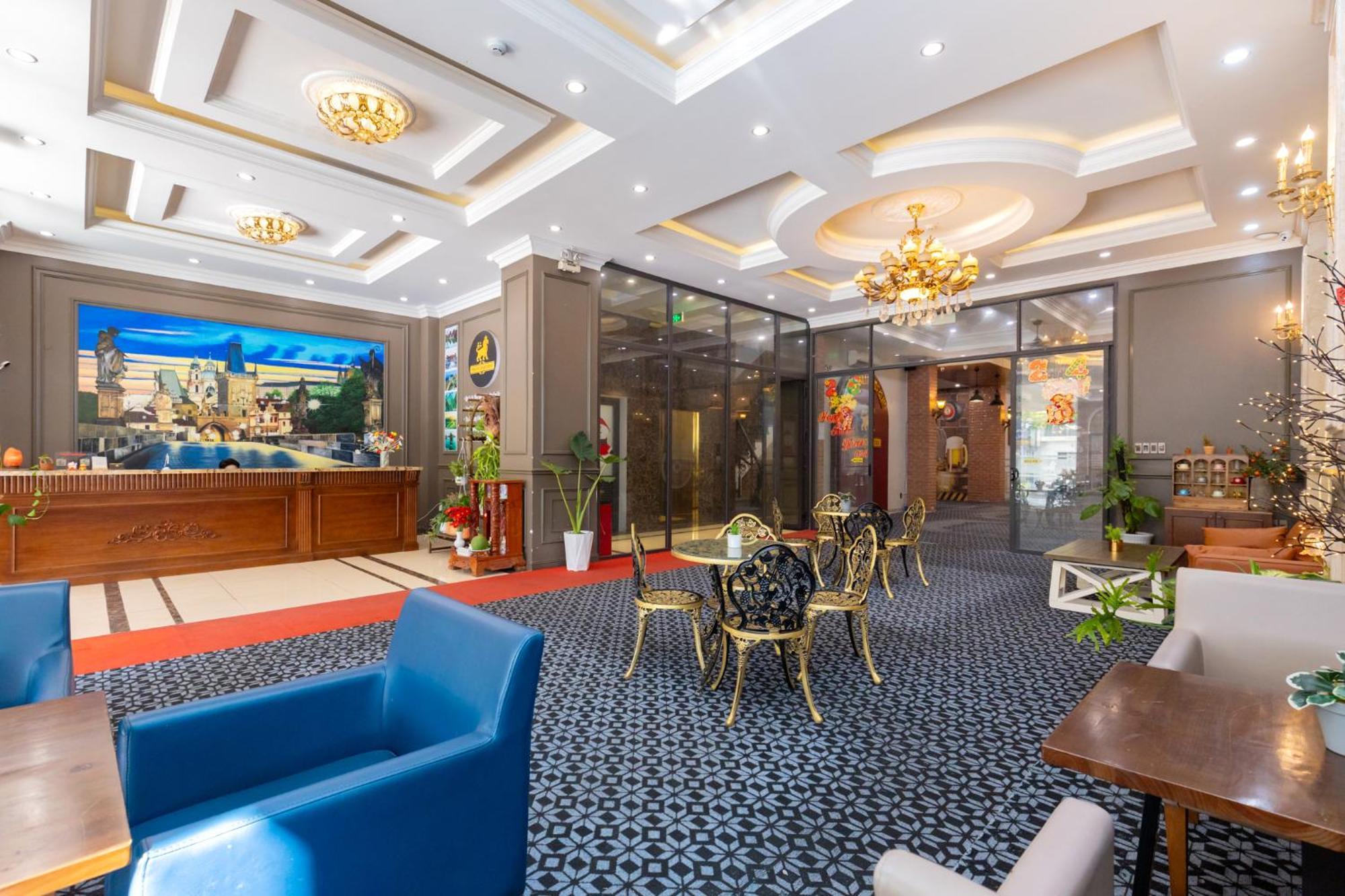 Prague Hotel Vung Tau Bagian luar foto