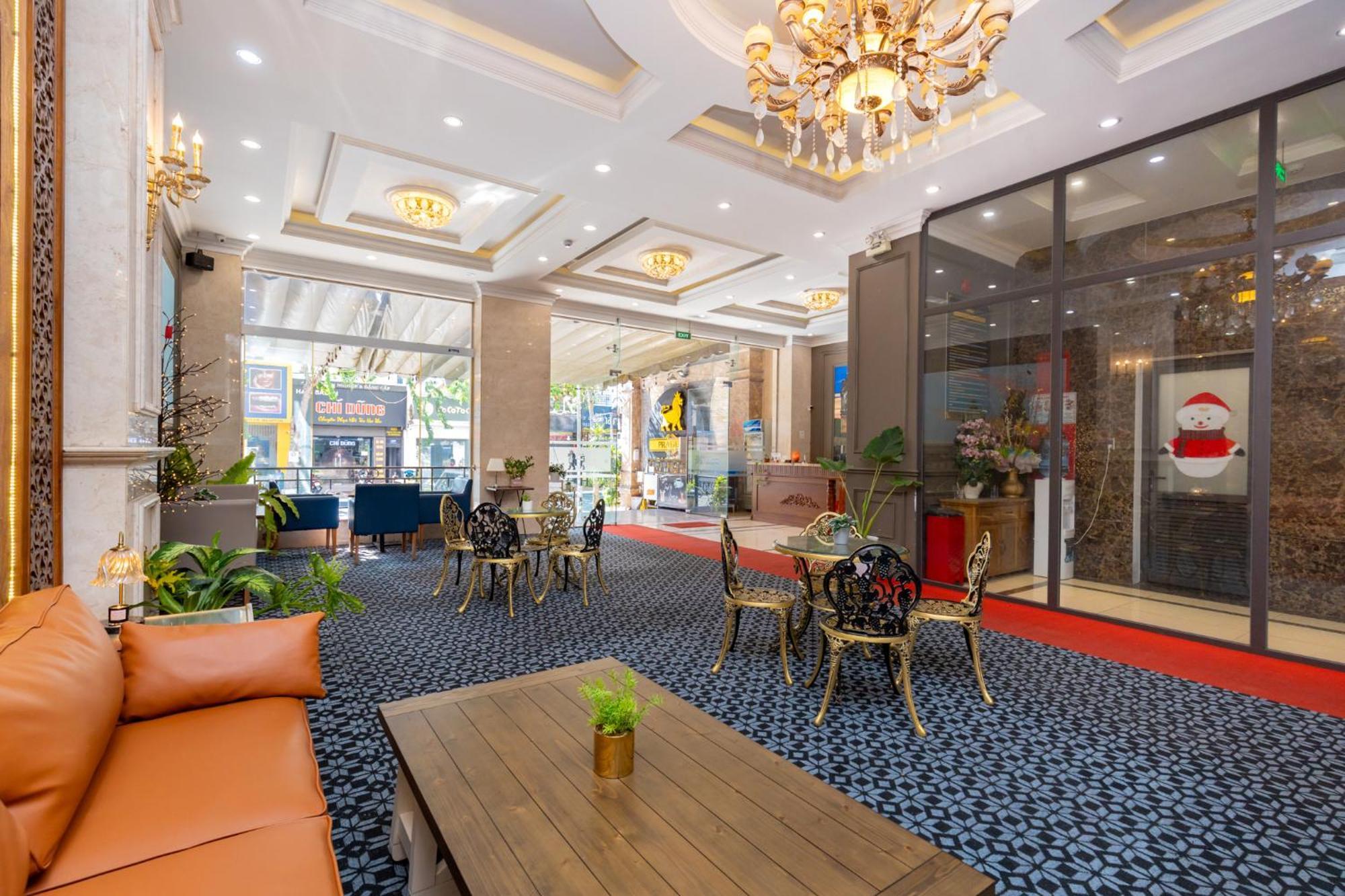 Prague Hotel Vung Tau Bagian luar foto